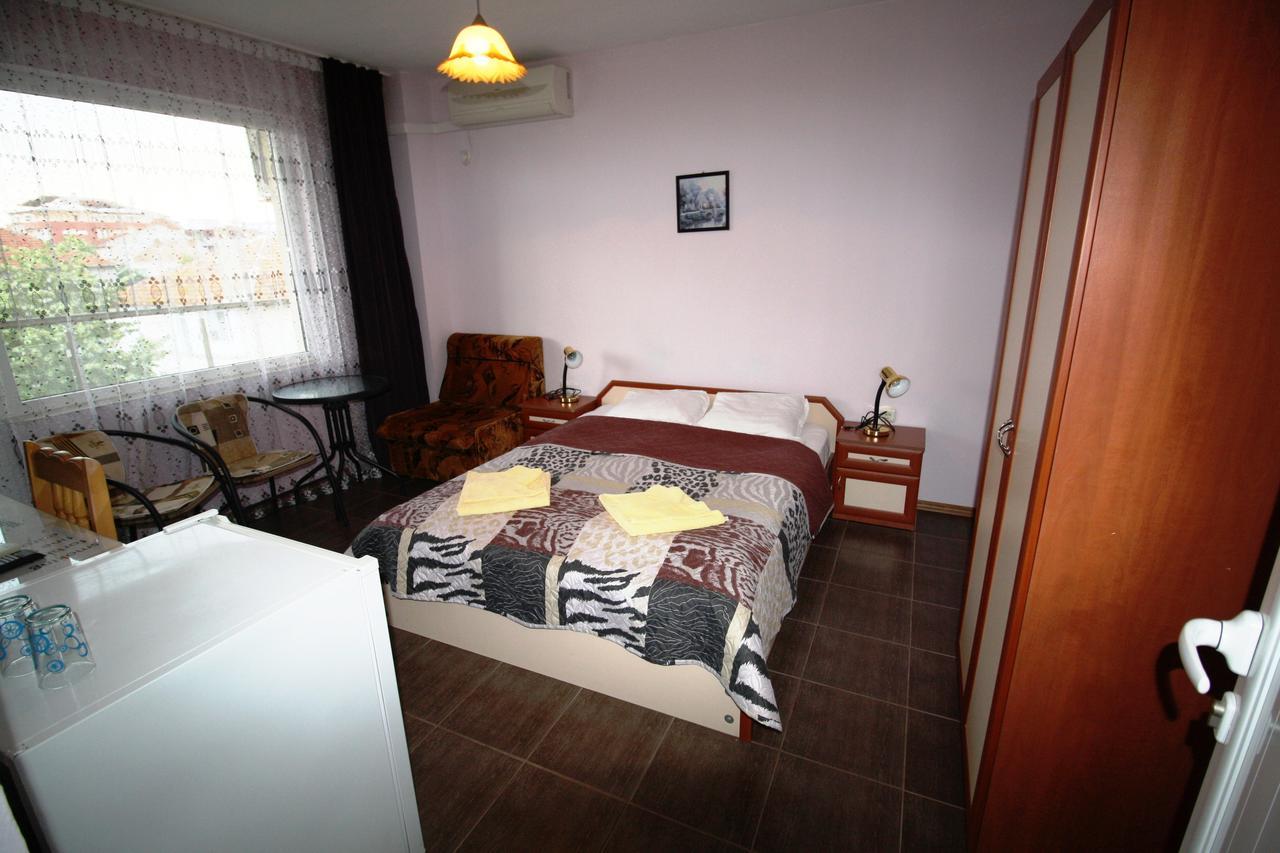 Zoya Guest House Ravda Ngoại thất bức ảnh